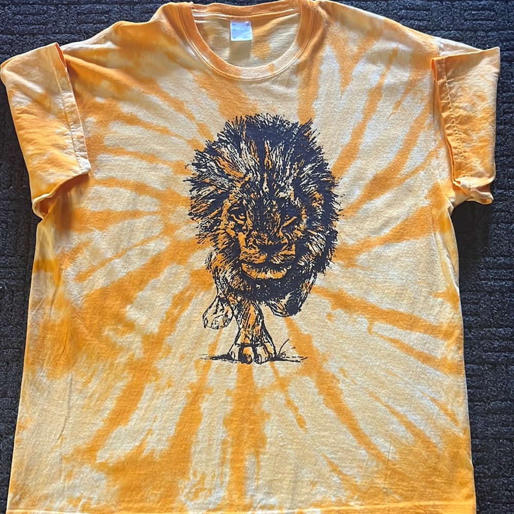 Lion Tee